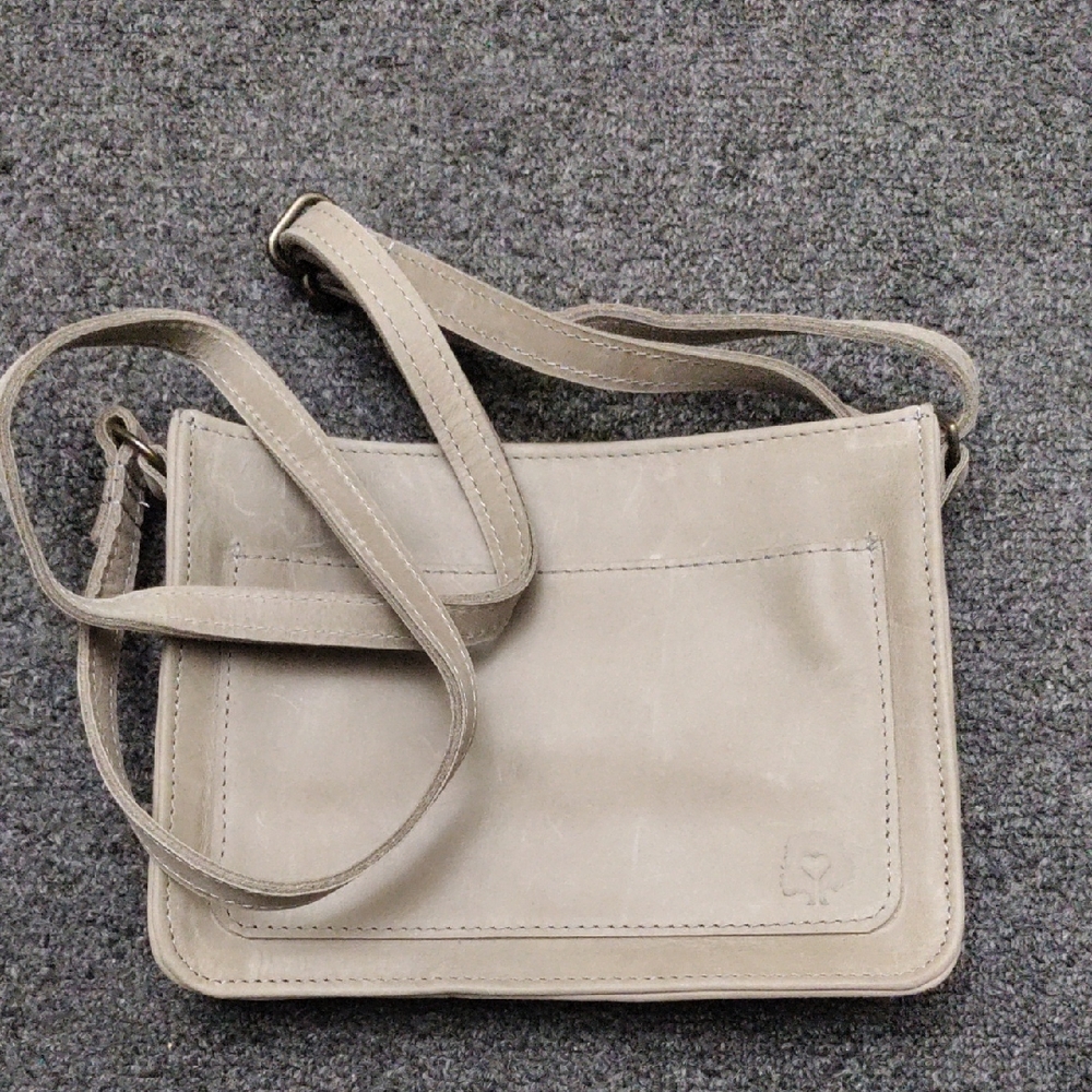Fashionable Beige Leather Shoulder/Crossbody Bag